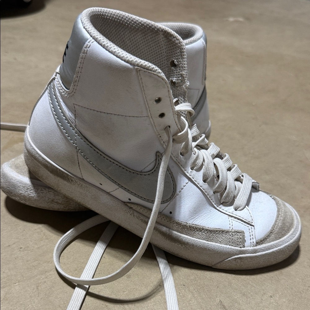 Nike Women's White and Gray High-Top Sneakers